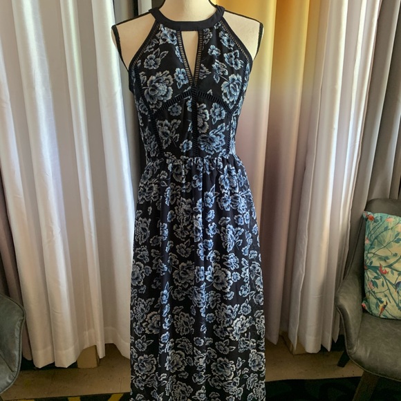 🧡50% off bundles!  Blue rose full length dress